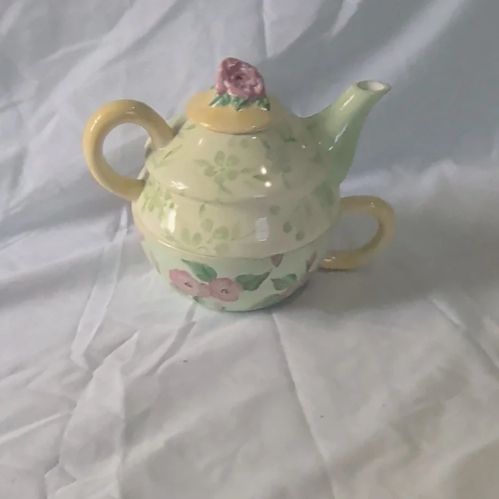Tea For One Floral Ceramic Teapot Cup & Lid Set 3-Piece Boxed Green Pink